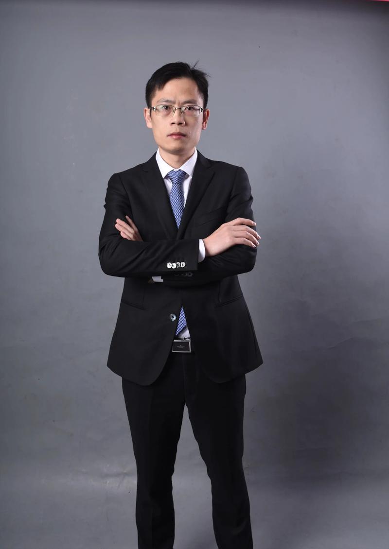 尹清 视觉设计总监
